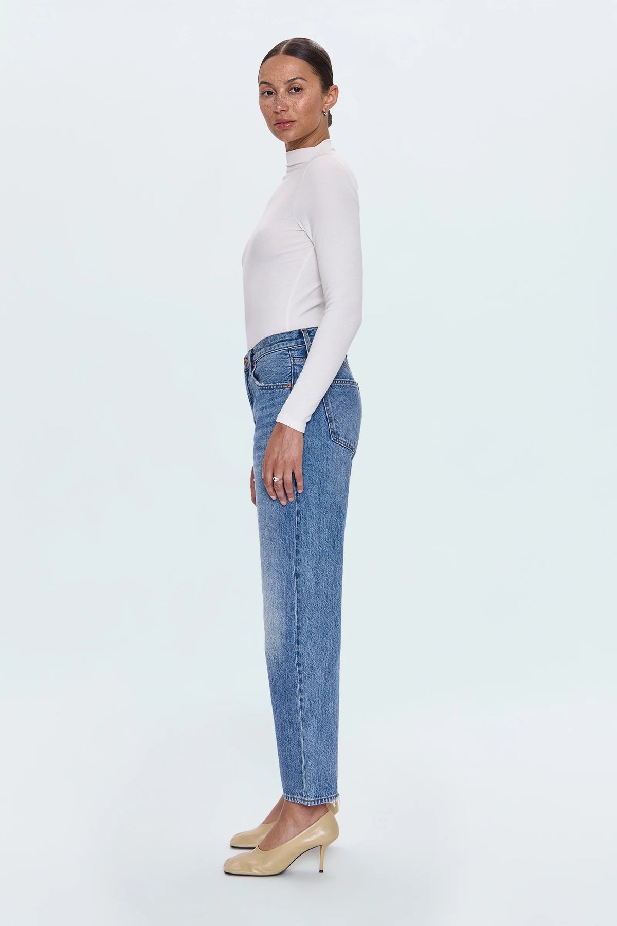 Lexi Mid Rise Bowed Straight Jean