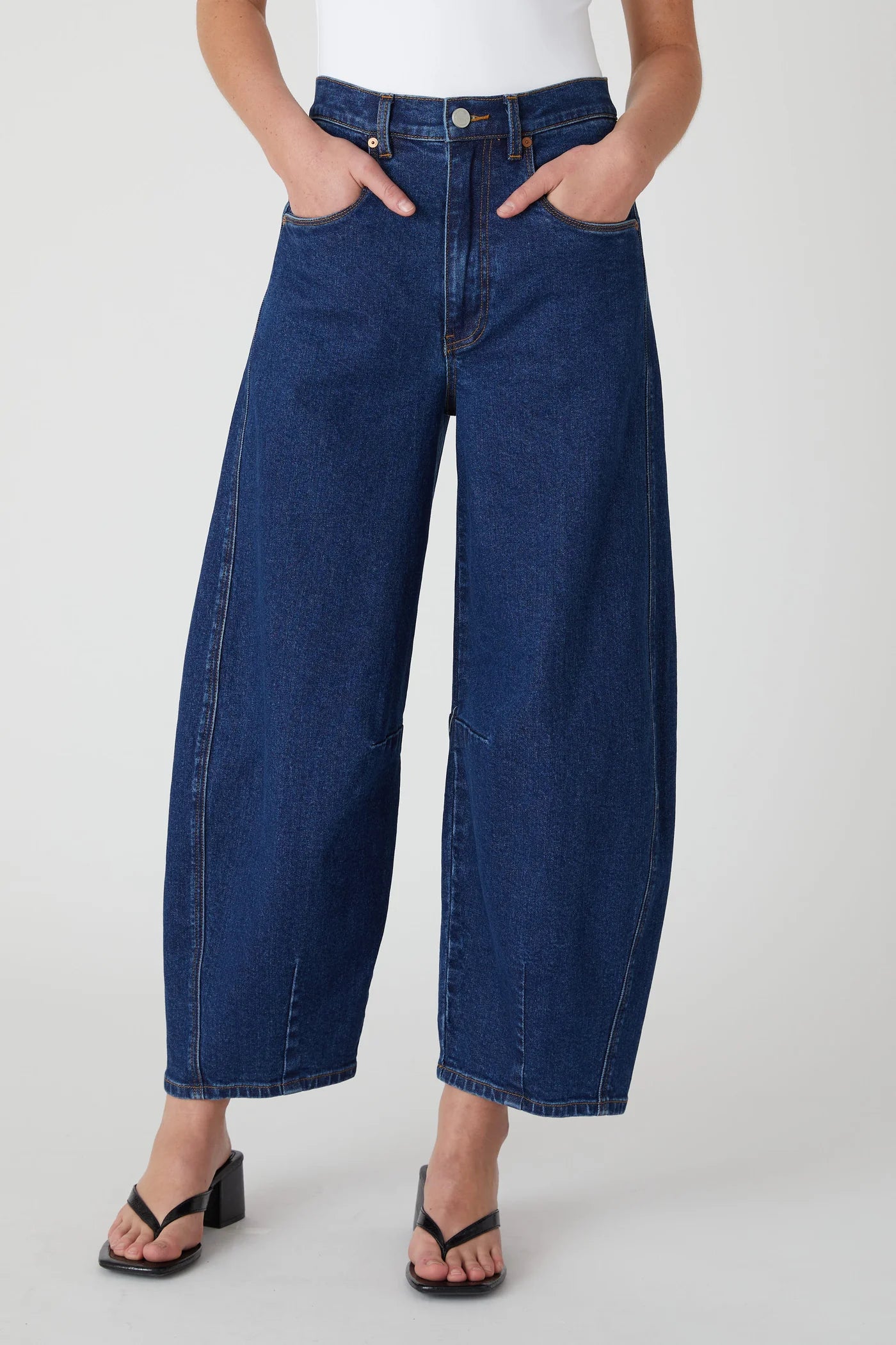 Avery Barrel Jean