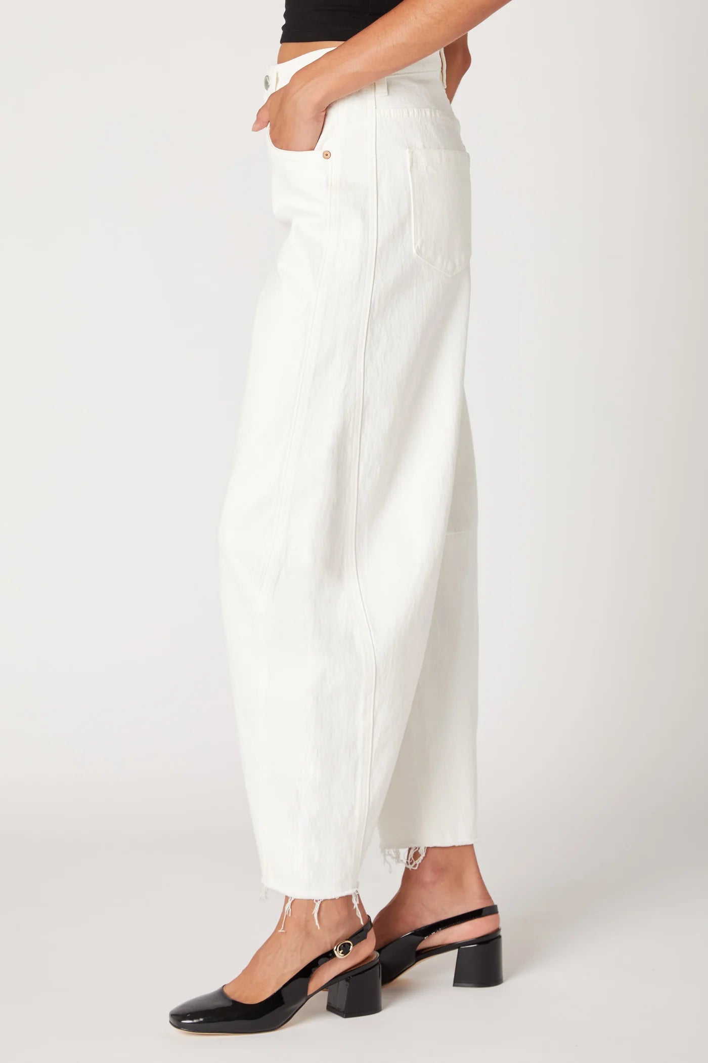 Avery White Barrel Jean